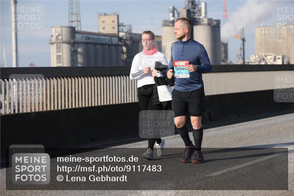03.10.2025 - Köhlbrandbrückenlauf Lena Gebhardt http://msf.ph/oto/9117483 03.10.2025 10:22:52 Position 2 3474 meine-sportfotos.de