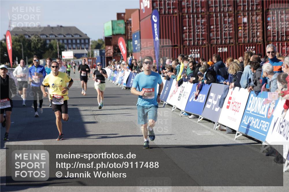 03.10.2025 - Köhlbrandbrückenlauf Jannik Wohlers http://msf.ph/oto/9117488 03.10.2025 13:03:11 Ziel 4085, 4208, 4294, 4856, 5048, 6279, 6612, 6655, 6722, 6770, 6784 meine-sportfotos.de