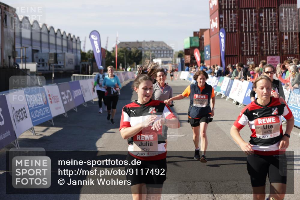 03.10.2025 - Köhlbrandbrückenlauf Jannik Wohlers http://msf.ph/oto/9117492 03.10.2025 13:33:58 Ziel 4919, 4970, 5036, 5077, 5300, 6246, 6420, 6421 meine-sportfotos.de