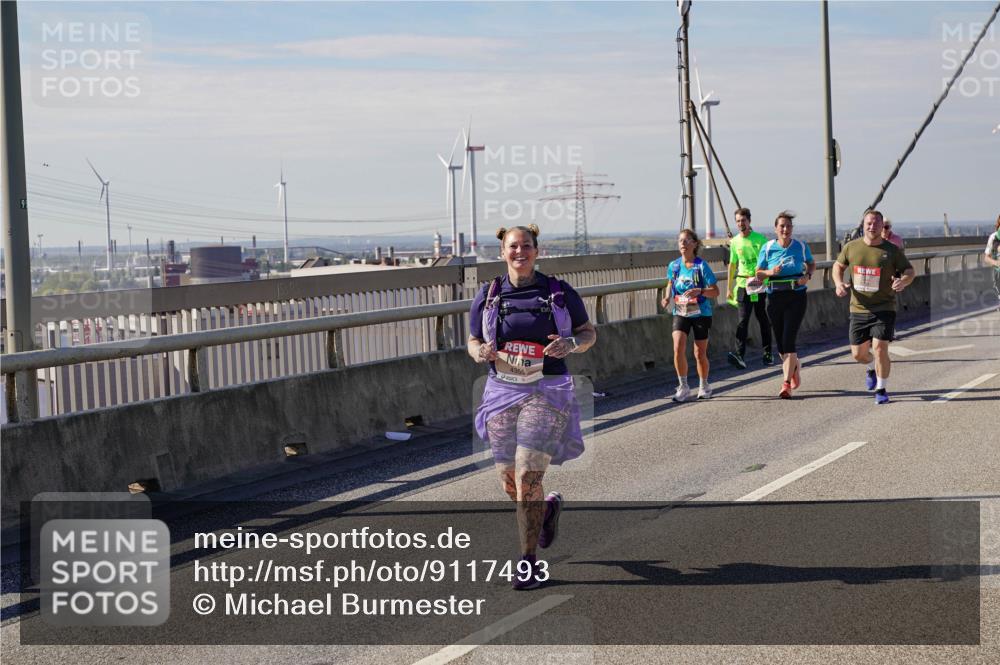 03.10.2025 - Köhlbrandbrückenlauf Michael Burmester http://msf.ph/oto/9117493 03.10.2025 12:59:02 Position 2 4355 meine-sportfotos.de