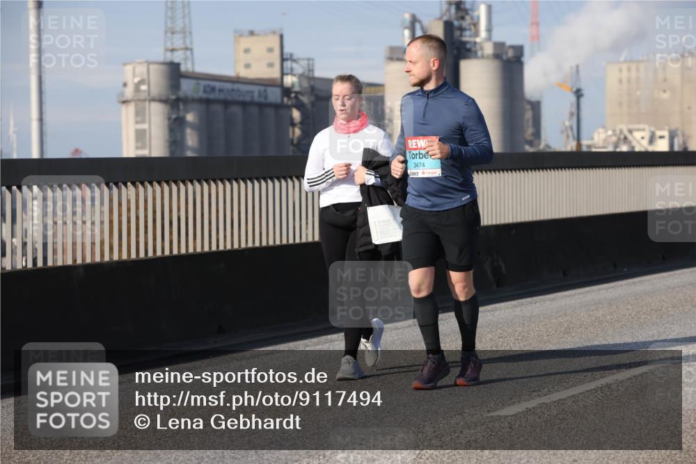 03.10.2025 - Köhlbrandbrückenlauf Lena Gebhardt http://msf.ph/oto/9117494 03.10.2025 10:22:52 Position 2 3474 meine-sportfotos.de