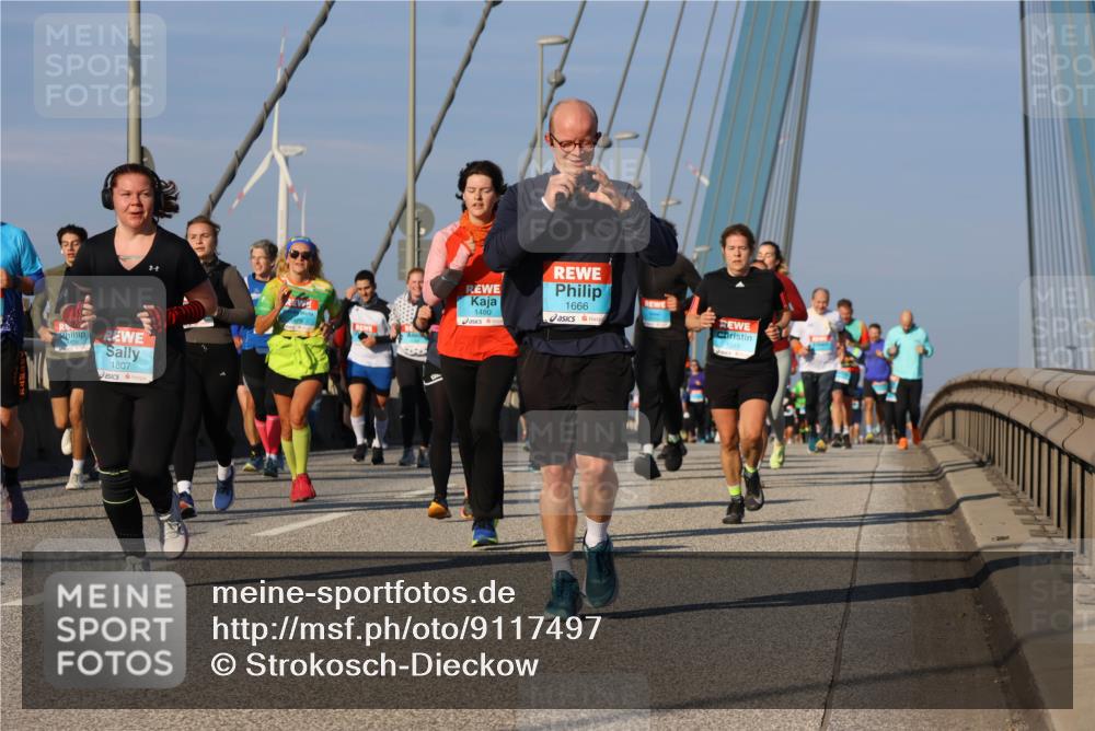 03.10.2025 - Köhlbrandbrückenlauf Strokosch-Dieckow http://msf.ph/oto/9117497 03.10.2025 09:51:08 Position 2 1807, 1480, 1666 meine-sportfotos.de