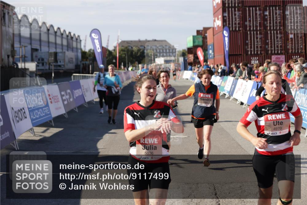 03.10.2025 - Köhlbrandbrückenlauf Jannik Wohlers http://msf.ph/oto/9117499 03.10.2025 13:33:58 Ziel 4919, 4970, 5036, 5077, 5300, 6246, 6420, 6421 meine-sportfotos.de