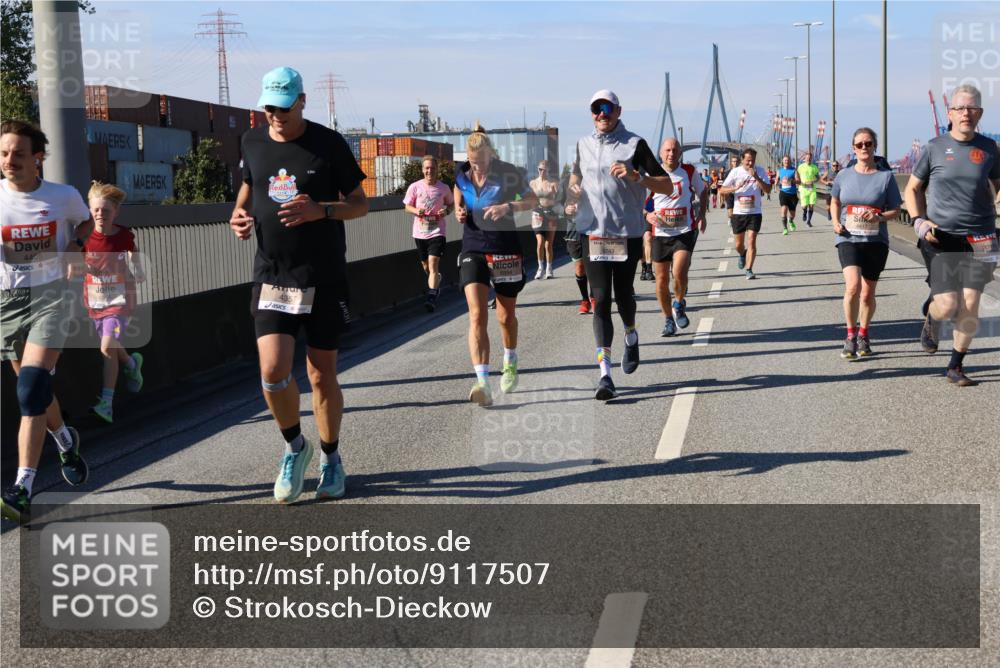 03.10.2025 - Köhlbrandbrückenlauf Strokosch-Dieckow http://msf.ph/oto/9117507 03.10.2025 12:53:00 Position 3 4405, 4357 meine-sportfotos.de