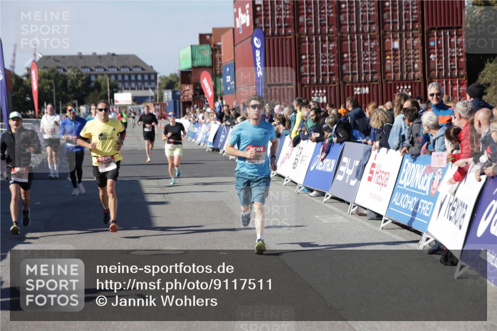 03.10.2025 - Köhlbrandbrückenlauf Jannik Wohlers http://msf.ph/oto/9117511 03.10.2025 13:03:11 Ziel 4085, 4208, 4294, 4856, 5048, 6279, 6612, 6655, 6722, 6770, 6784 meine-sportfotos.de