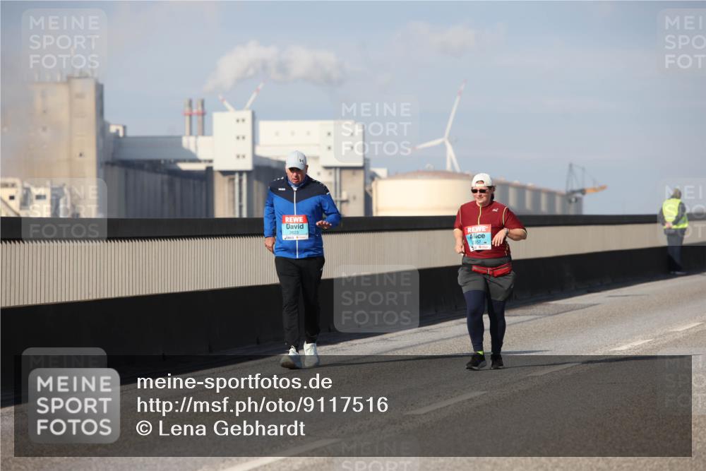 03.10.2025 - Köhlbrandbrückenlauf Lena Gebhardt http://msf.ph/oto/9117516 03.10.2025 10:23:02 Position 2 2623 meine-sportfotos.de