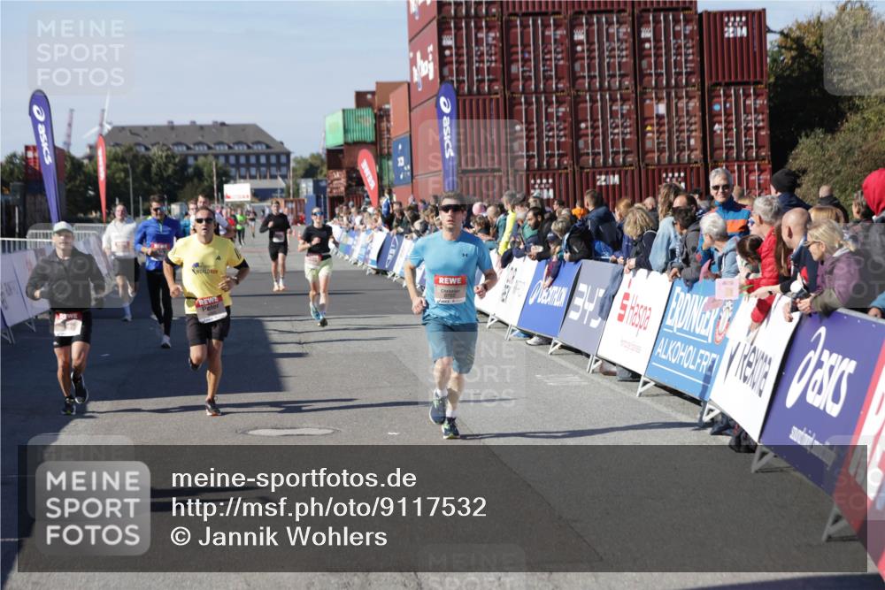 03.10.2025 - Köhlbrandbrückenlauf Jannik Wohlers http://msf.ph/oto/9117532 03.10.2025 13:03:12 Ziel 4085, 4208, 4856, 5048, 6279, 6612, 6655, 6722, 6784 meine-sportfotos.de