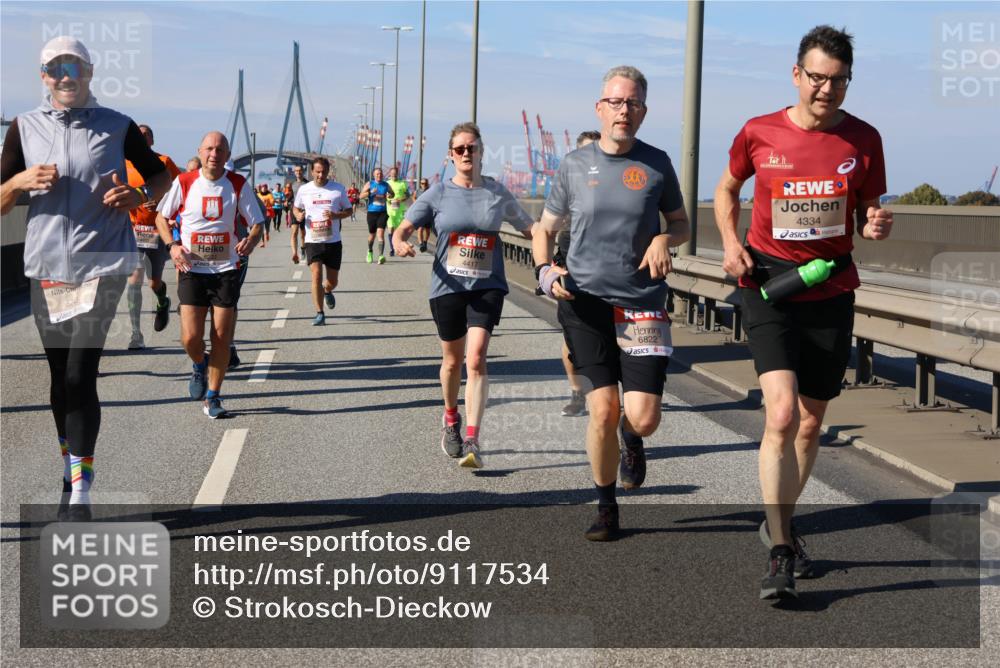 03.10.2025 - Köhlbrandbrückenlauf Strokosch-Dieckow http://msf.ph/oto/9117534 03.10.2025 12:53:01 Position 3 5243, 4417, 6822, 4334 meine-sportfotos.de