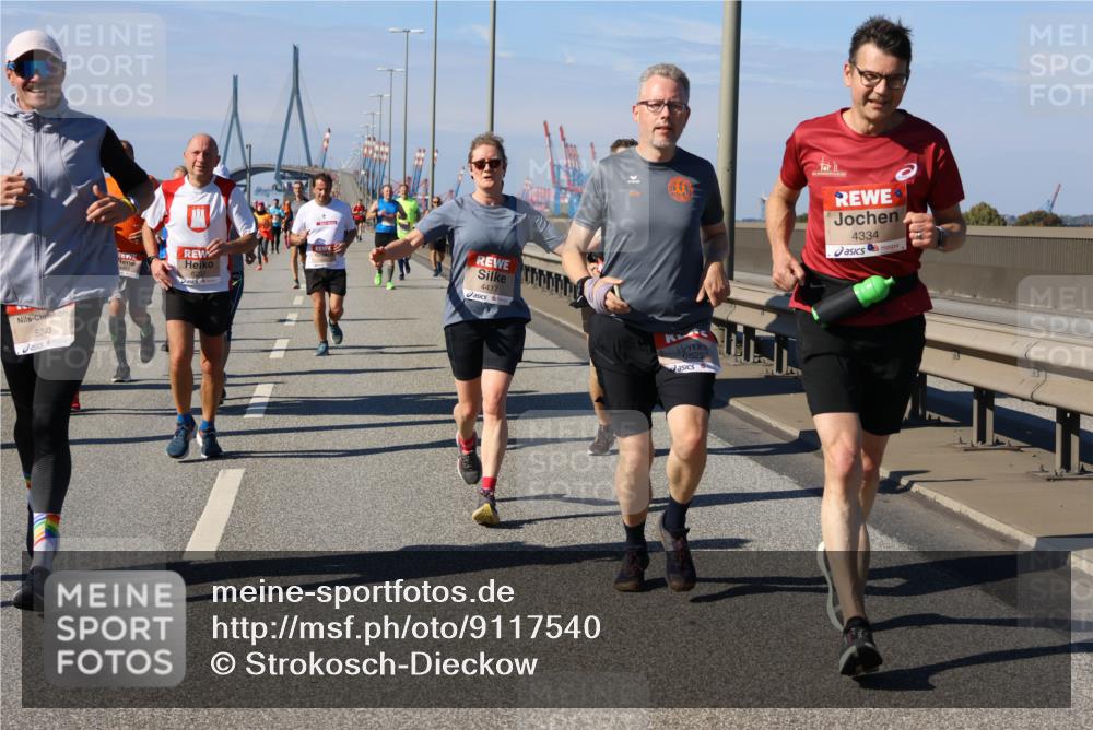 03.10.2025 - Köhlbrandbrückenlauf Strokosch-Dieckow http://msf.ph/oto/9117540 03.10.2025 12:53:01 Position 3 5243, 4417, 6822, 4334 meine-sportfotos.de