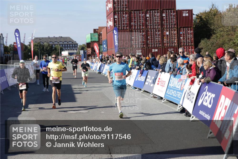 03.10.2025 - Köhlbrandbrückenlauf Jannik Wohlers http://msf.ph/oto/9117546 03.10.2025 13:03:12 Ziel 4085, 4208, 4856, 5048, 6279, 6612, 6655, 6722, 6784 meine-sportfotos.de