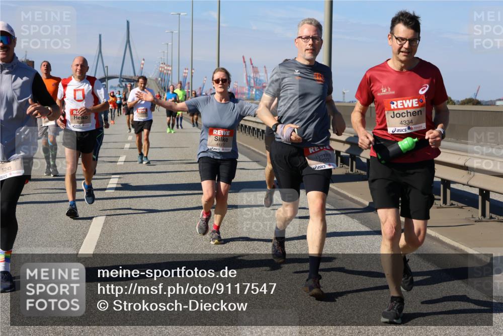 03.10.2025 - Köhlbrandbrückenlauf Strokosch-Dieckow http://msf.ph/oto/9117547 03.10.2025 12:53:01 Position 3 5243, 4417, 6822, 4334 meine-sportfotos.de