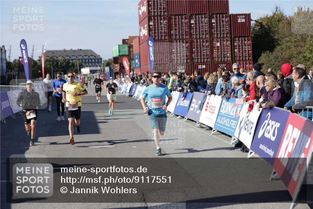 03.10.2025 - Köhlbrandbrückenlauf Jannik Wohlers http://msf.ph/oto/9117551 03.10.2025 13:03:12 Ziel 4085, 4208, 4856, 5048, 6279, 6612, 6655, 6722, 6784 meine-sportfotos.de