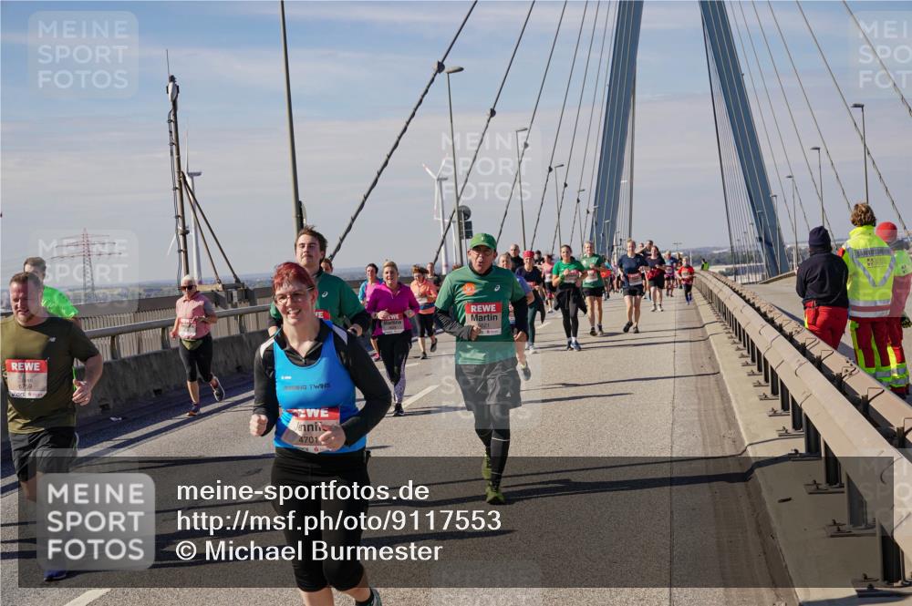 03.10.2025 - Köhlbrandbrückenlauf Michael Burmester http://msf.ph/oto/9117553 03.10.2025 12:59:05 Position 2 6759, 4701, 5621 meine-sportfotos.de