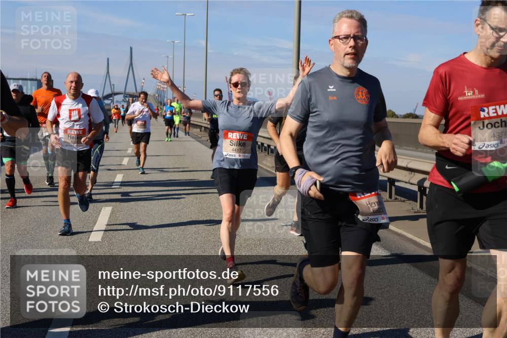 03.10.2025 - Köhlbrandbrückenlauf Strokosch-Dieckow http://msf.ph/oto/9117556 03.10.2025 12:53:02 Position 3 4417, 6822, 4334 meine-sportfotos.de