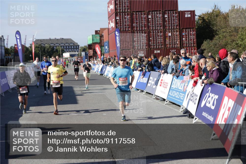 03.10.2025 - Köhlbrandbrückenlauf Jannik Wohlers http://msf.ph/oto/9117558 03.10.2025 13:03:12 Ziel 4085, 4208, 4856, 5048, 6279, 6612, 6655, 6722, 6784 meine-sportfotos.de