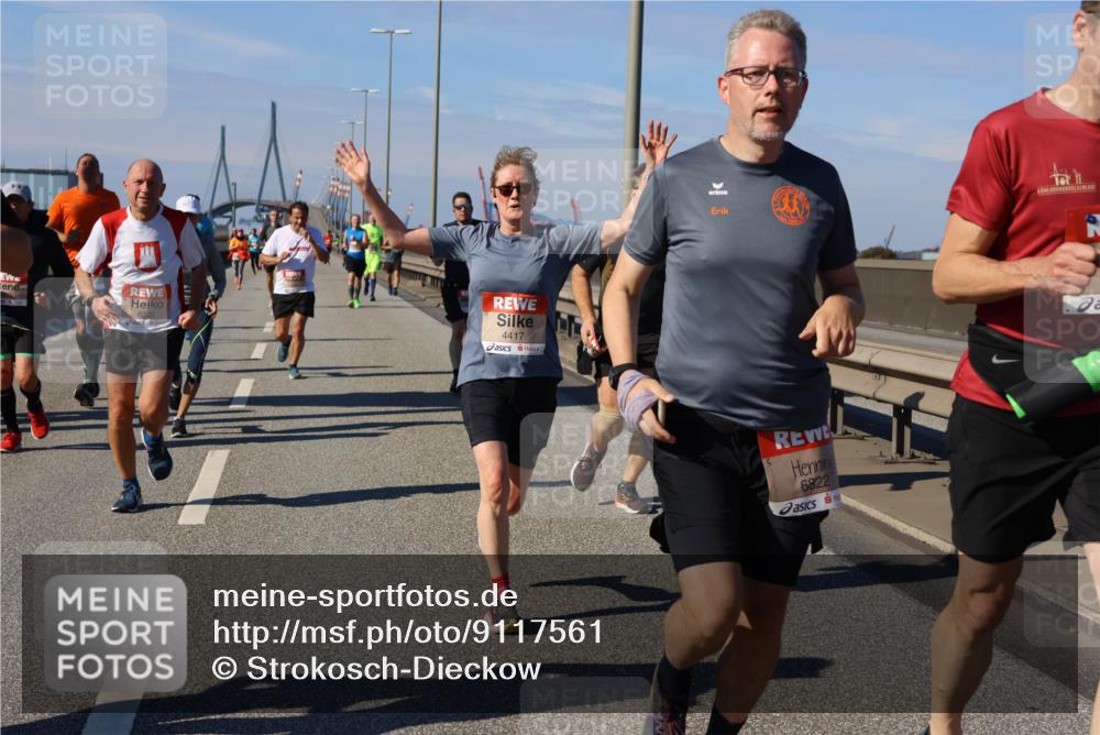 03.10.2025 - Köhlbrandbrückenlauf Strokosch-Dieckow http://msf.ph/oto/9117561 03.10.2025 12:53:02 Position 3 4417, 6822 meine-sportfotos.de
