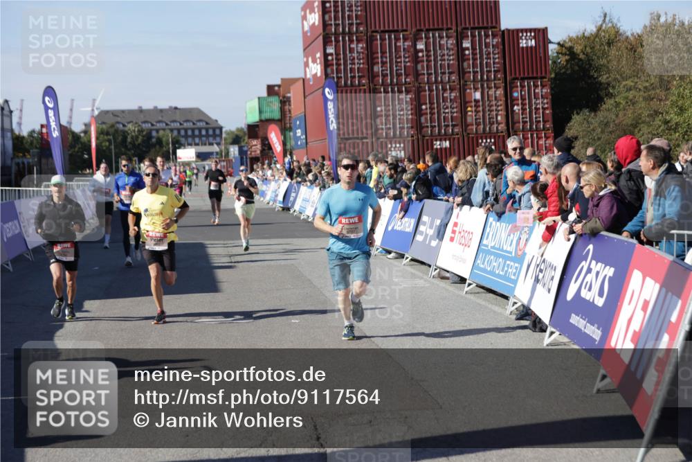 03.10.2025 - Köhlbrandbrückenlauf Jannik Wohlers http://msf.ph/oto/9117564 03.10.2025 13:03:12 Ziel 4085, 4208, 4856, 5048, 6279, 6612, 6655, 6722, 6784 meine-sportfotos.de