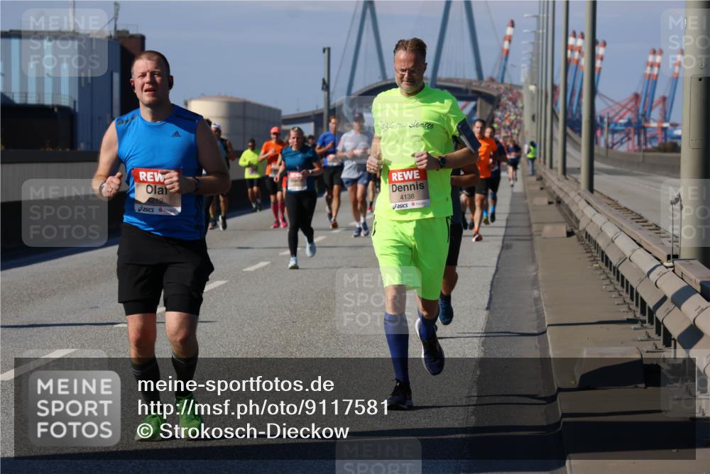 03.10.2025 - Köhlbrandbrückenlauf Strokosch-Dieckow http://msf.ph/oto/9117581 03.10.2025 12:53:09 Position 3 4212, 4138 meine-sportfotos.de