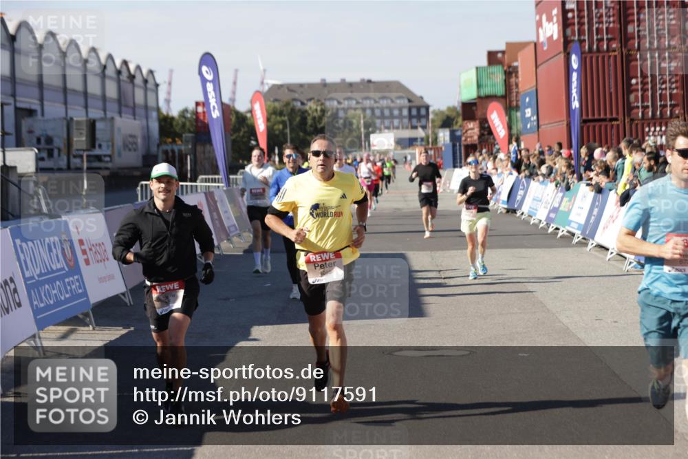 03.10.2025 - Köhlbrandbrückenlauf Jannik Wohlers http://msf.ph/oto/9117591 03.10.2025 13:03:13 Ziel 4085, 4208, 4856, 5048, 6279, 6612, 6722, 6784 meine-sportfotos.de