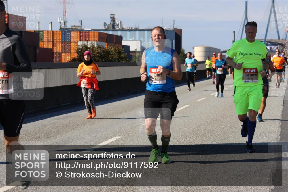 03.10.2025 - Köhlbrandbrückenlauf Strokosch-Dieckow http://msf.ph/oto/9117592 03.10.2025 12:53:10 Position 3 5, 69, 4212, 4138 meine-sportfotos.de