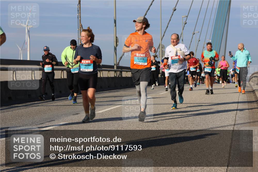 03.10.2025 - Köhlbrandbrückenlauf Strokosch-Dieckow http://msf.ph/oto/9117593 03.10.2025 09:51:18 Position 2 2724, 3213, 3214 meine-sportfotos.de