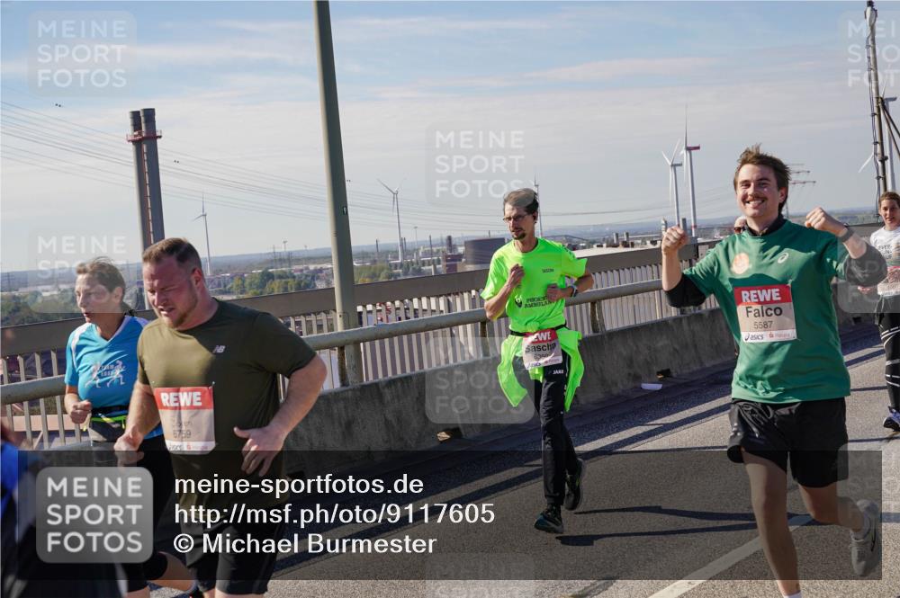 03.10.2025 - Köhlbrandbrückenlauf Michael Burmester http://msf.ph/oto/9117605 03.10.2025 12:59:07 Position 2 6759, 6360, 5587 meine-sportfotos.de