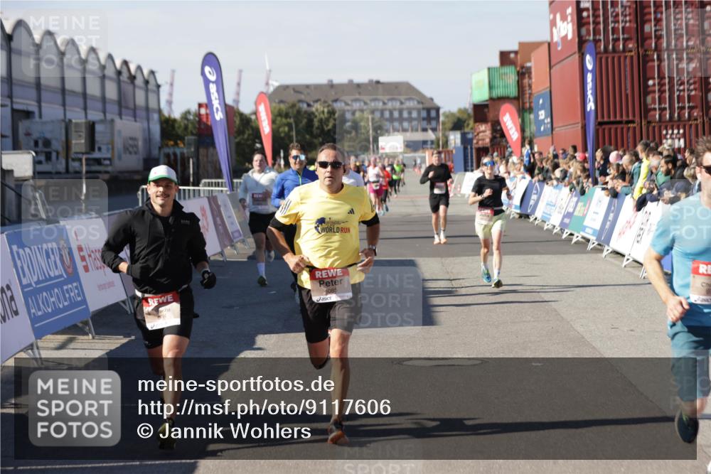 03.10.2025 - Köhlbrandbrückenlauf Jannik Wohlers http://msf.ph/oto/9117606 03.10.2025 13:03:13 Ziel 4085, 4208, 4856, 5048, 6279, 6612, 6722, 6784 meine-sportfotos.de