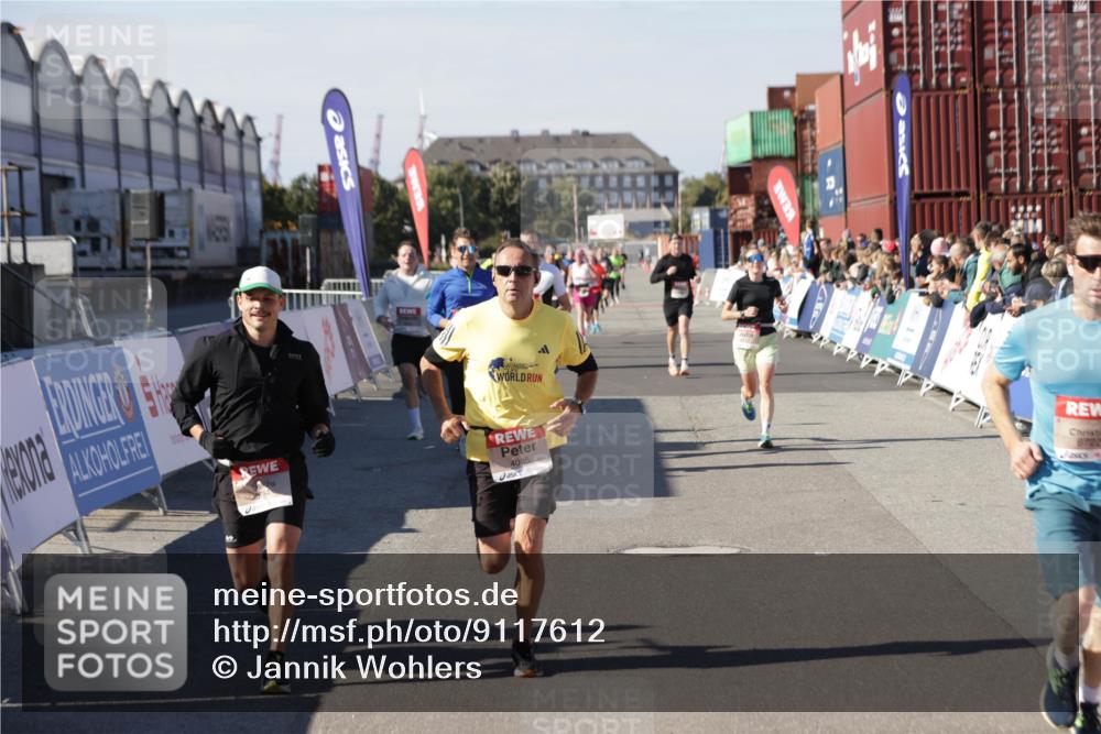 03.10.2025 - Köhlbrandbrückenlauf Jannik Wohlers http://msf.ph/oto/9117612 03.10.2025 13:03:13 Ziel 4085, 4208, 4856, 5048, 6279, 6612, 6722, 6784 meine-sportfotos.de