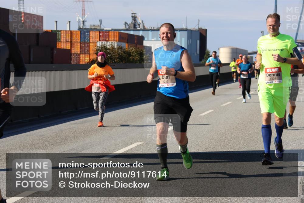 03.10.2025 - Köhlbrandbrückenlauf Strokosch-Dieckow http://msf.ph/oto/9117614 03.10.2025 12:53:10 Position 3 4212, 4138 meine-sportfotos.de