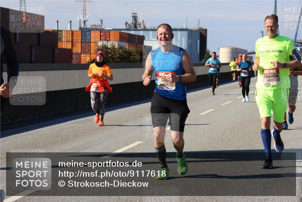 03.10.2025 - Köhlbrandbrückenlauf Strokosch-Dieckow http://msf.ph/oto/9117618 03.10.2025 12:53:10 Position 3 4212, 4138 meine-sportfotos.de