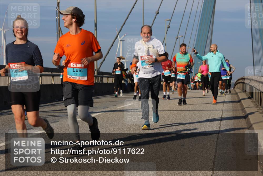 03.10.2025 - Köhlbrandbrückenlauf Strokosch-Dieckow http://msf.ph/oto/9117622 03.10.2025 09:51:19 Position 2 3213, 3214, 15, 205, 2 meine-sportfotos.de