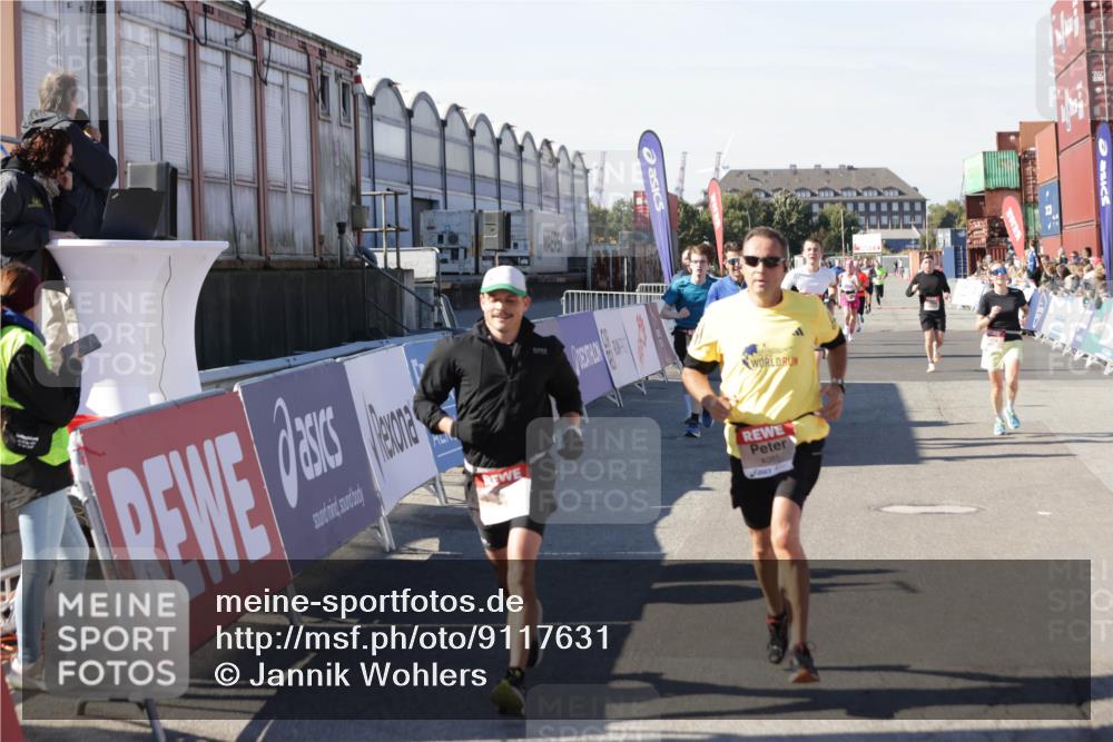 03.10.2025 - Köhlbrandbrückenlauf Jannik Wohlers http://msf.ph/oto/9117631 03.10.2025 13:03:14 Ziel 4085, 4208, 4268, 4856, 5048, 6279, 6612, 6722, 6784 meine-sportfotos.de