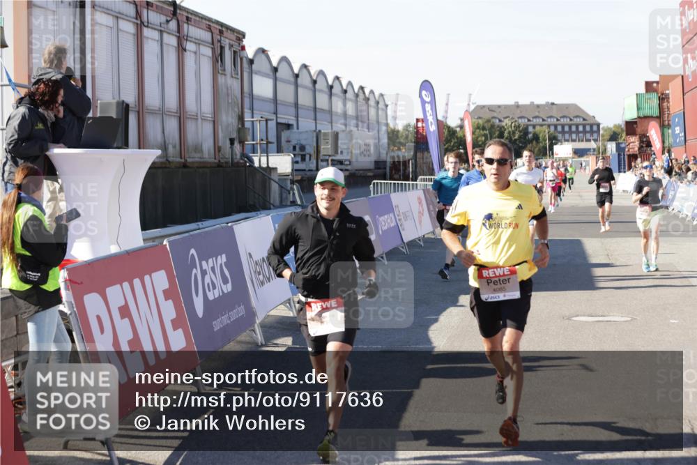 03.10.2025 - Köhlbrandbrückenlauf Jannik Wohlers http://msf.ph/oto/9117636 03.10.2025 13:03:14 Ziel 4085, 4208, 4268, 4856, 5048, 6279, 6612, 6722, 6784 meine-sportfotos.de