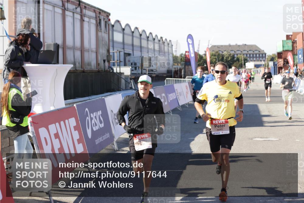 03.10.2025 - Köhlbrandbrückenlauf Jannik Wohlers http://msf.ph/oto/9117644 03.10.2025 13:03:14 Ziel 4085, 4208, 4268, 4856, 5048, 6279, 6612, 6722, 6784 meine-sportfotos.de