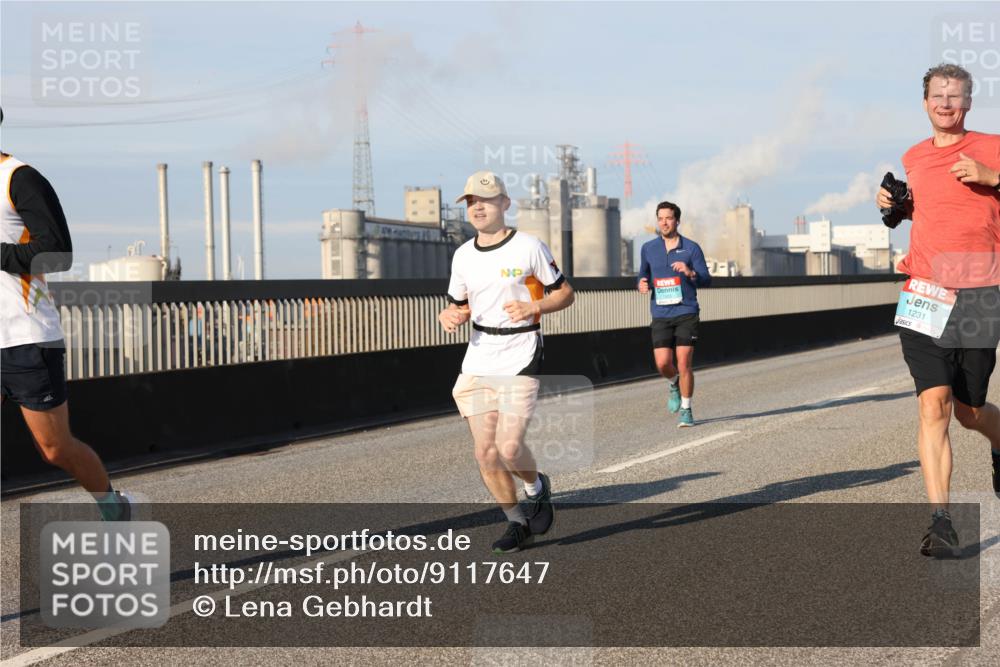 03.10.2025 - Köhlbrandbrückenlauf Lena Gebhardt http://msf.ph/oto/9117647 03.10.2025 09:44:30 Position 2 1231 meine-sportfotos.de