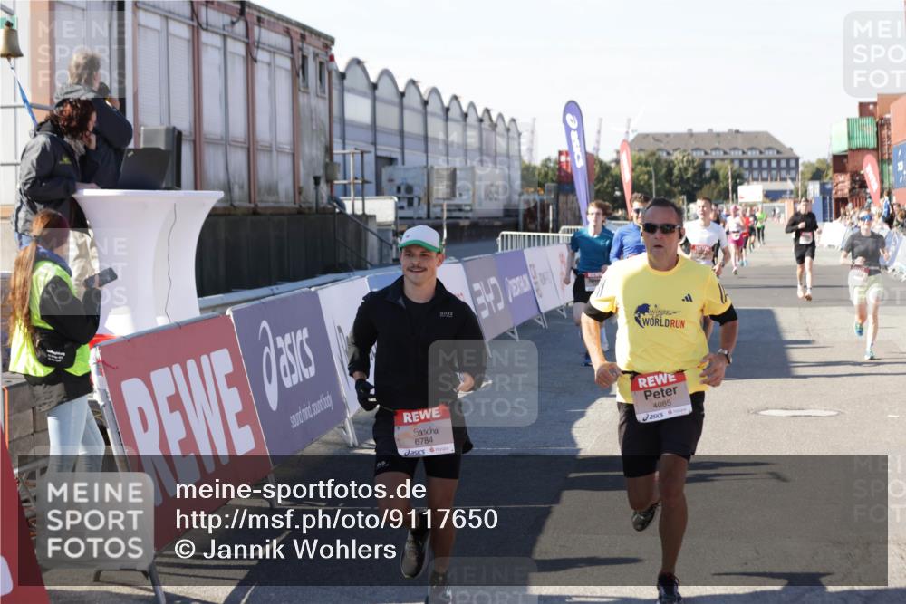 03.10.2025 - Köhlbrandbrückenlauf Jannik Wohlers http://msf.ph/oto/9117650 03.10.2025 13:03:14 Ziel 4085, 4208, 4268, 4856, 5048, 6279, 6612, 6722, 6784 meine-sportfotos.de