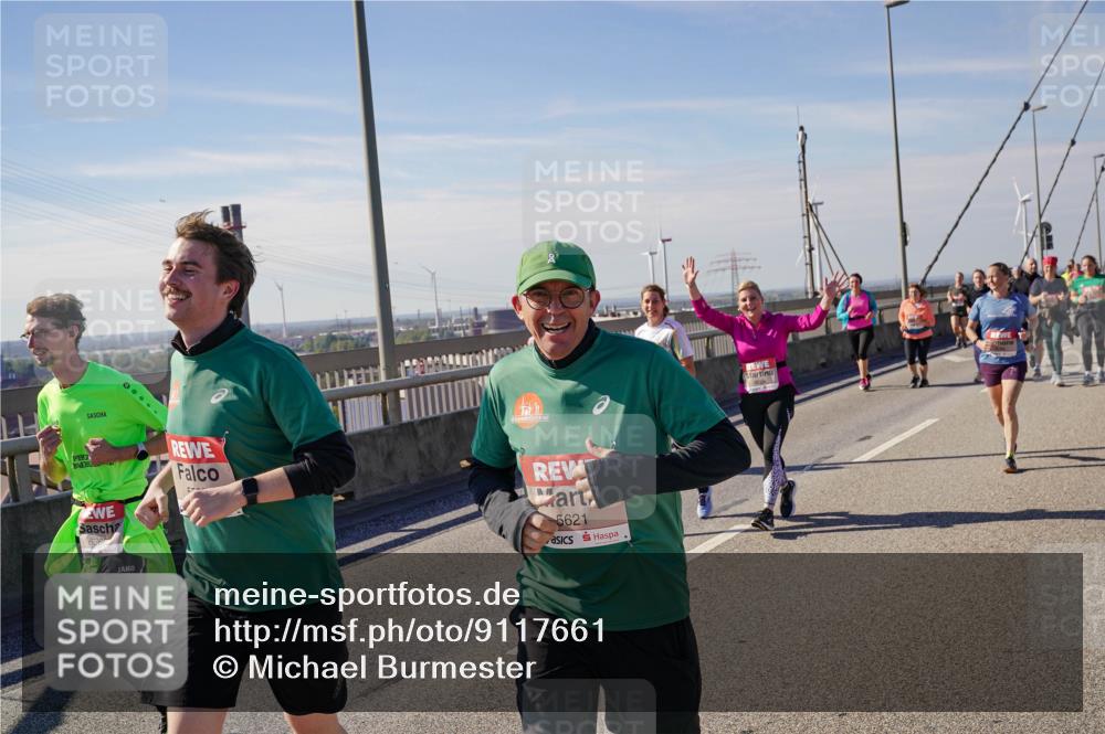 03.10.2025 - Köhlbrandbrückenlauf Michael Burmester http://msf.ph/oto/9117661 03.10.2025 12:59:08 Position 2 636, 5621 meine-sportfotos.de