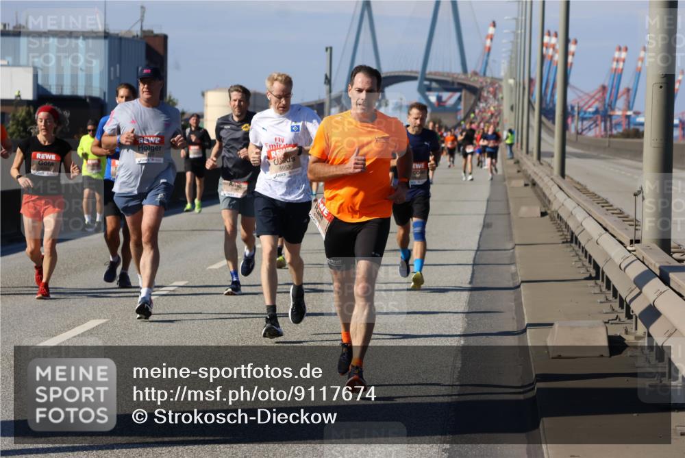 03.10.2025 - Köhlbrandbrückenlauf Strokosch-Dieckow http://msf.ph/oto/9117674 03.10.2025 12:53:19 Position 3  meine-sportfotos.de