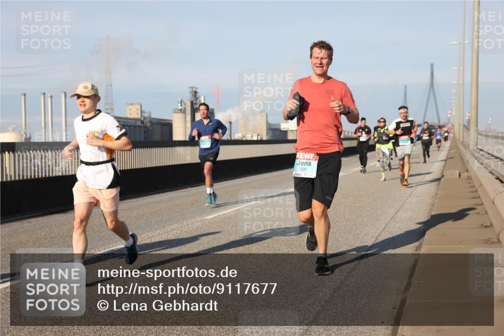 03.10.2025 - Köhlbrandbrückenlauf Lena Gebhardt http://msf.ph/oto/9117677 03.10.2025 09:44:30 Position 2 1231 meine-sportfotos.de