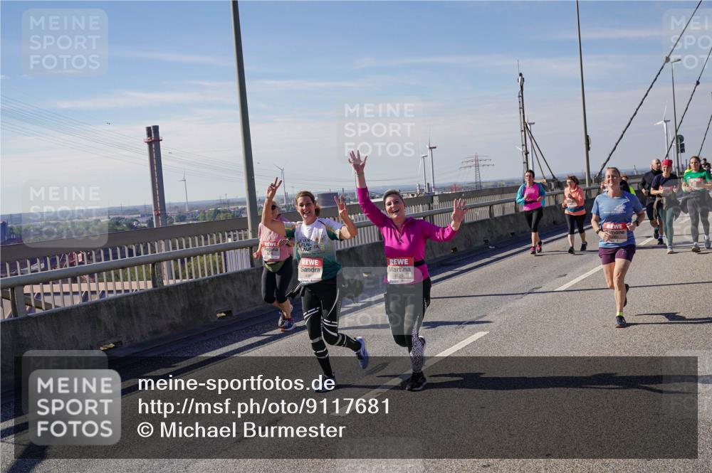 03.10.2025 - Köhlbrandbrückenlauf Michael Burmester http://msf.ph/oto/9117681 03.10.2025 12:59:09 Position 2 4629 meine-sportfotos.de