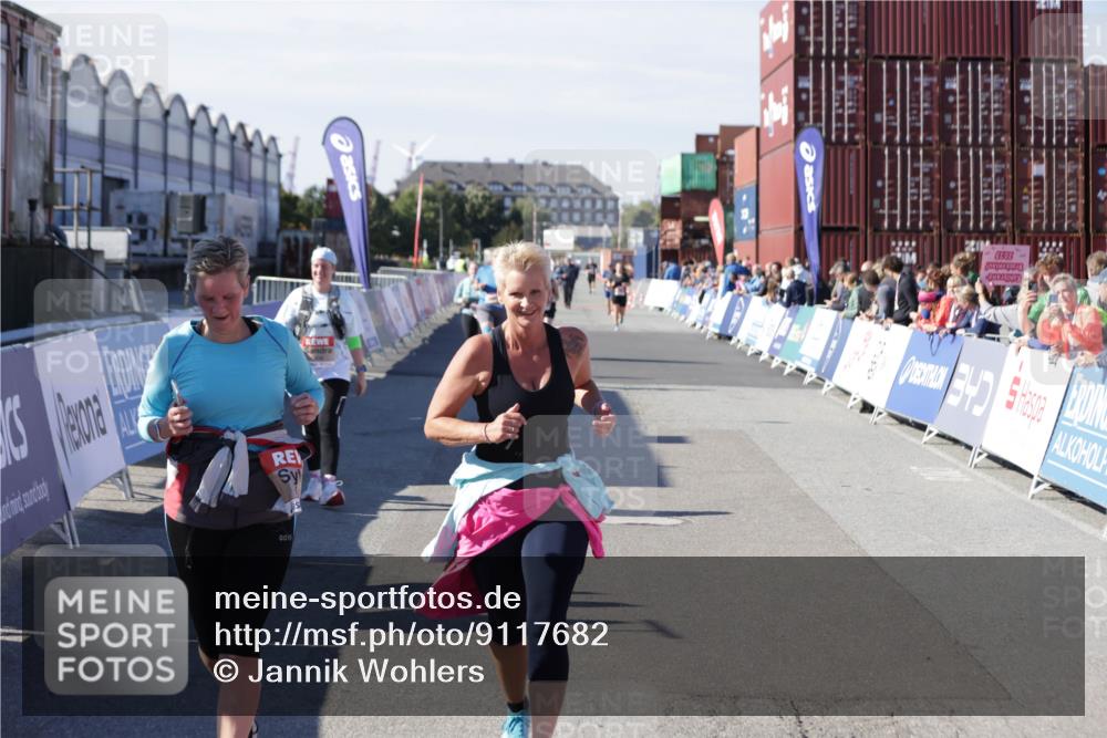 03.10.2025 - Köhlbrandbrückenlauf Jannik Wohlers http://msf.ph/oto/9117682 03.10.2025 13:34:02 Ziel 4438, 4919, 4970, 5036, 5300, 6246, 6420, 6421 meine-sportfotos.de