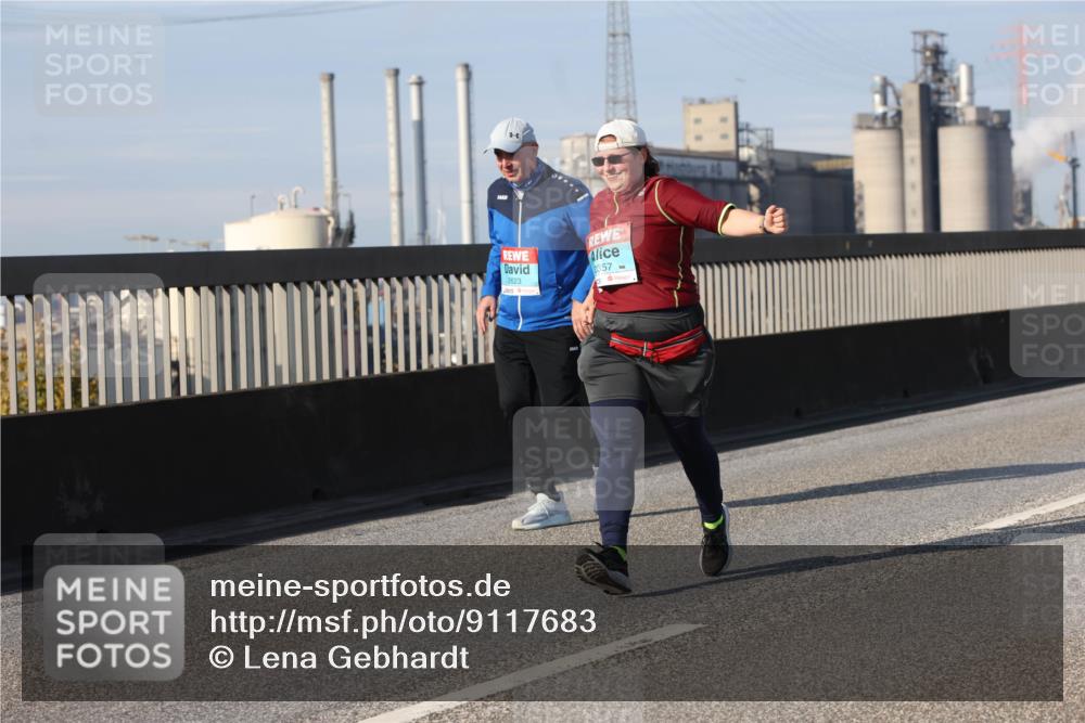 03.10.2025 - Köhlbrandbrückenlauf Lena Gebhardt http://msf.ph/oto/9117683 03.10.2025 10:23:12 Position 2 2623, 2357 meine-sportfotos.de