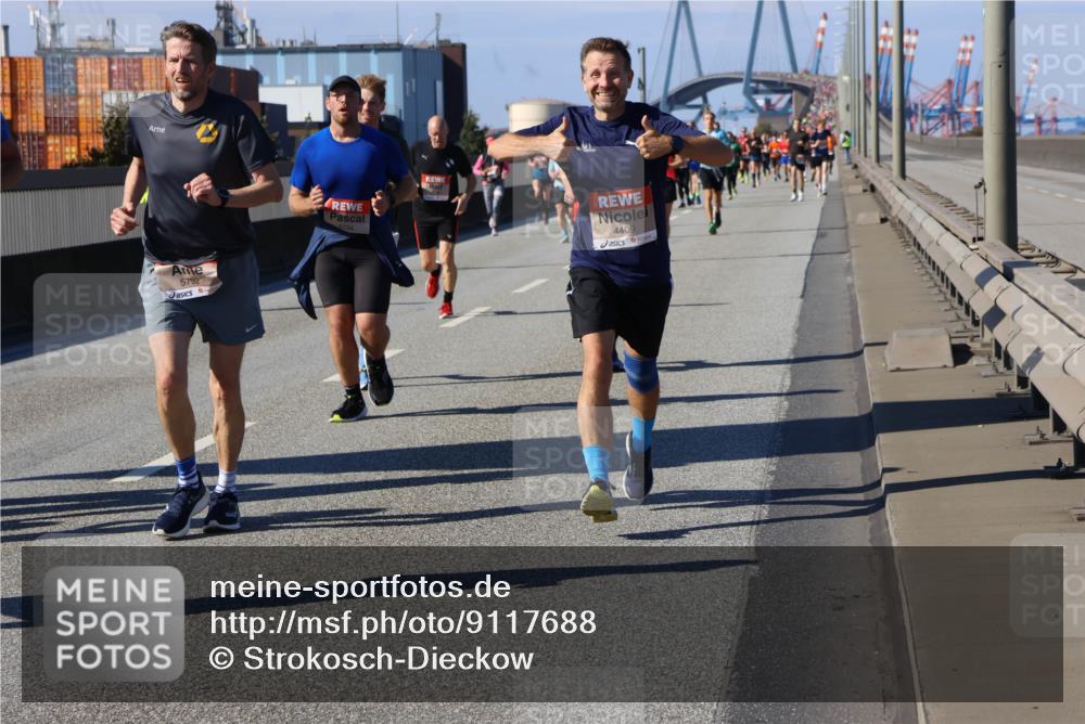 03.10.2025 - Köhlbrandbrückenlauf Strokosch-Dieckow http://msf.ph/oto/9117688 03.10.2025 12:53:24 Position 3 5792, 6034, 4409 meine-sportfotos.de