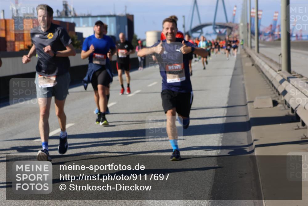 03.10.2025 - Köhlbrandbrückenlauf Strokosch-Dieckow http://msf.ph/oto/9117697 03.10.2025 12:53:24 Position 3  meine-sportfotos.de
