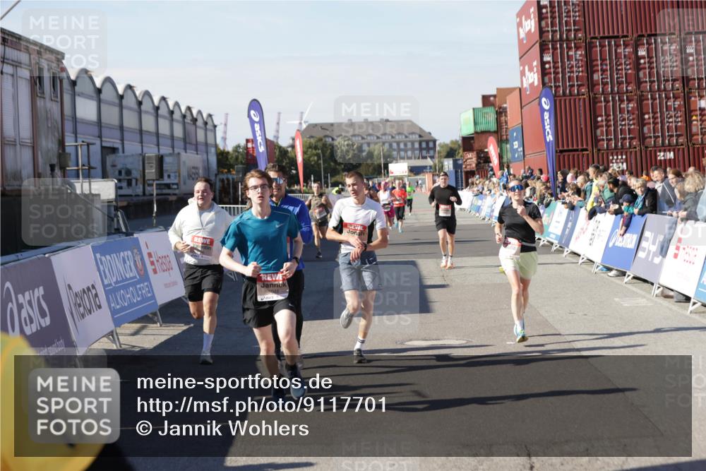 03.10.2025 - Köhlbrandbrückenlauf Jannik Wohlers http://msf.ph/oto/9117701 03.10.2025 13:03:15 Ziel 4085, 4208, 4268, 4856, 5048, 5063, 6279, 6612, 6722, 6784 meine-sportfotos.de