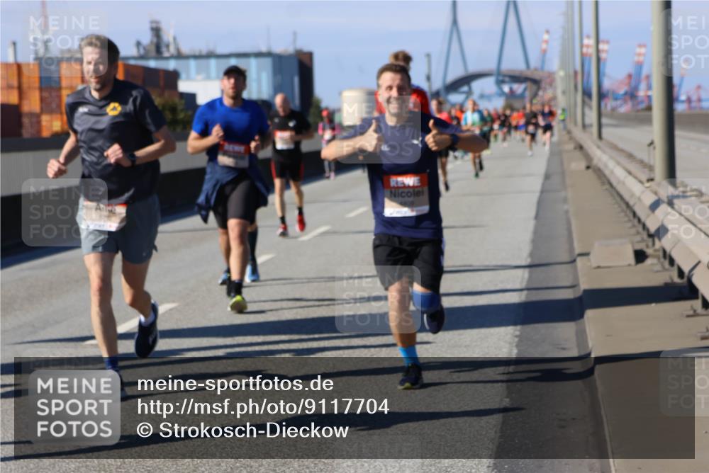 03.10.2025 - Köhlbrandbrückenlauf Strokosch-Dieckow http://msf.ph/oto/9117704 03.10.2025 12:53:24 Position 3  meine-sportfotos.de