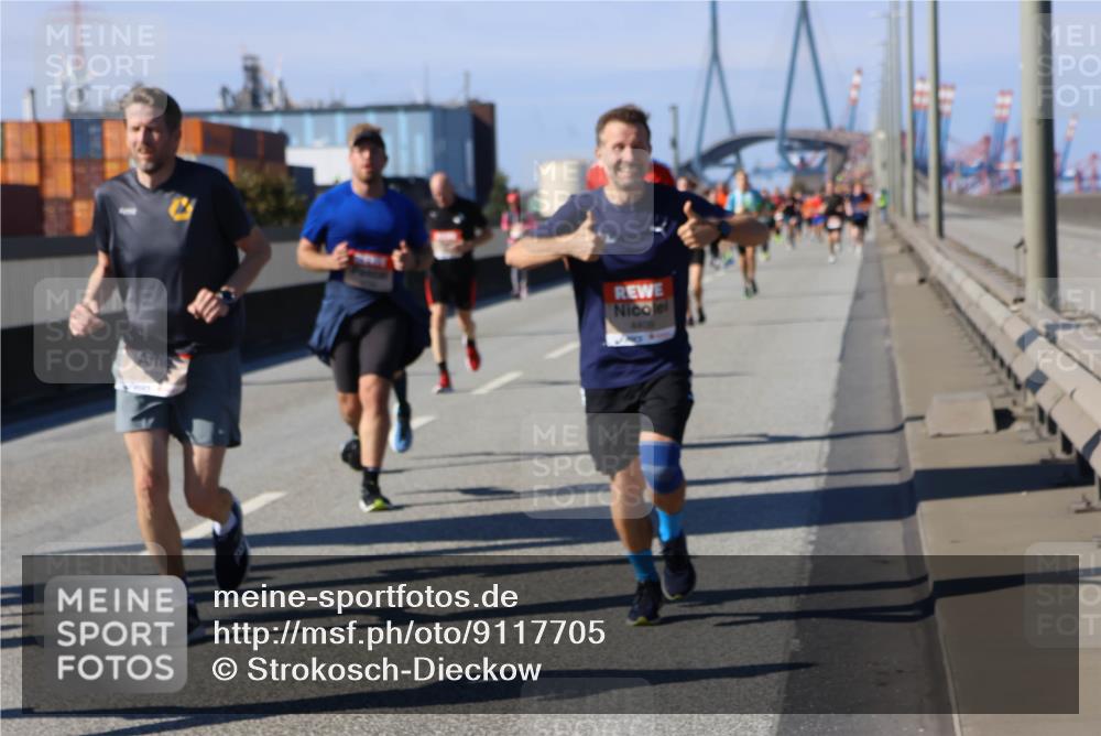 03.10.2025 - Köhlbrandbrückenlauf Strokosch-Dieckow http://msf.ph/oto/9117705 03.10.2025 12:53:24 Position 3  meine-sportfotos.de