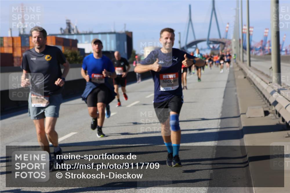 03.10.2025 - Köhlbrandbrückenlauf Strokosch-Dieckow http://msf.ph/oto/9117709 03.10.2025 12:53:25 Position 3  meine-sportfotos.de
