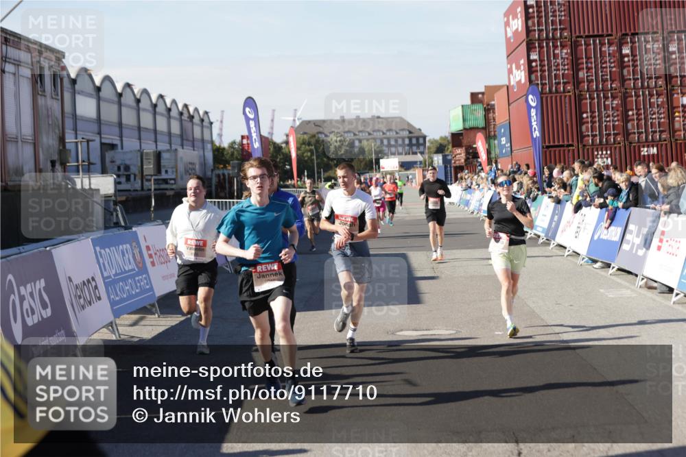03.10.2025 - Köhlbrandbrückenlauf Jannik Wohlers http://msf.ph/oto/9117710 03.10.2025 13:03:15 Ziel 4085, 4208, 4268, 4856, 5048, 5063, 6279, 6612, 6722, 6784 meine-sportfotos.de