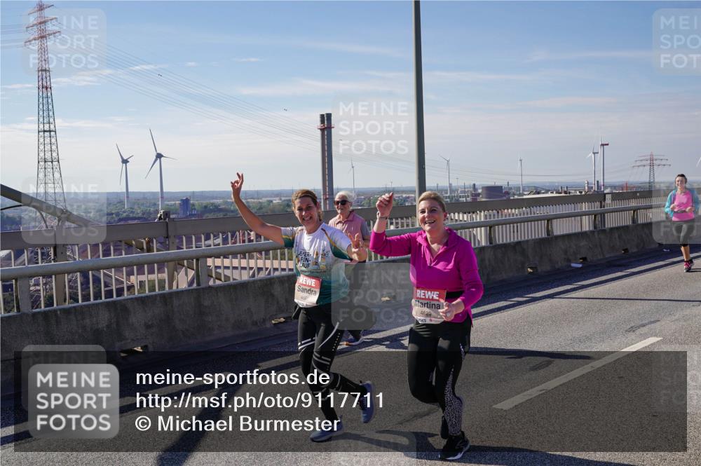 03.10.2025 - Köhlbrandbrückenlauf Michael Burmester http://msf.ph/oto/9117711 03.10.2025 12:59:10 Position 2 46, 4629 meine-sportfotos.de